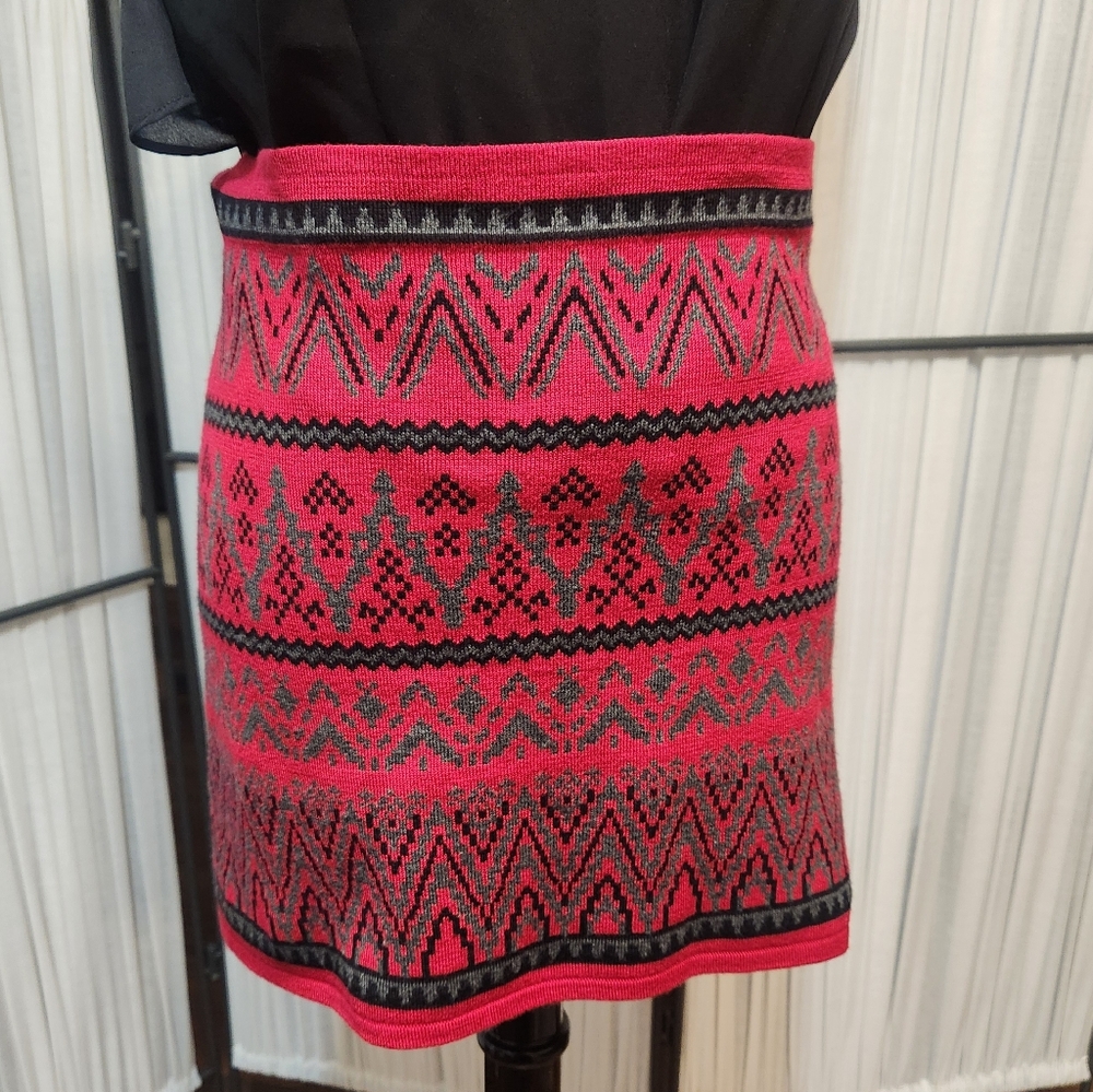 Christopher & Banks Stylish Red Patterned Skirt Sz S/M